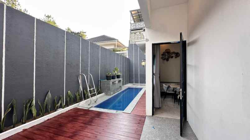 dijual rumah mewah private pool di sentul city