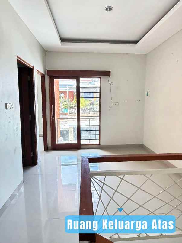 dijual rumah minimalis lantai 2 lokasi sidakarya