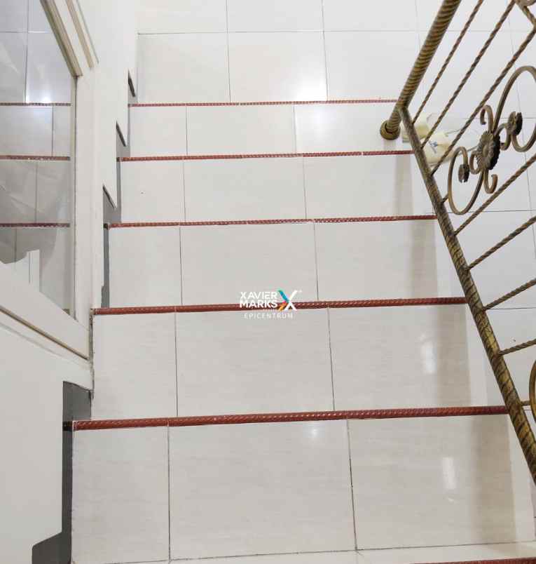 dijual rumah nirwana eksekutif