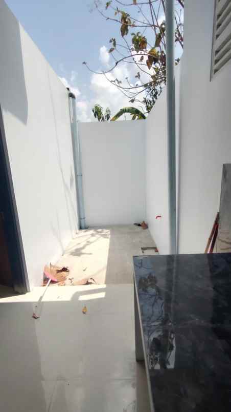 dijual rumah pajangan