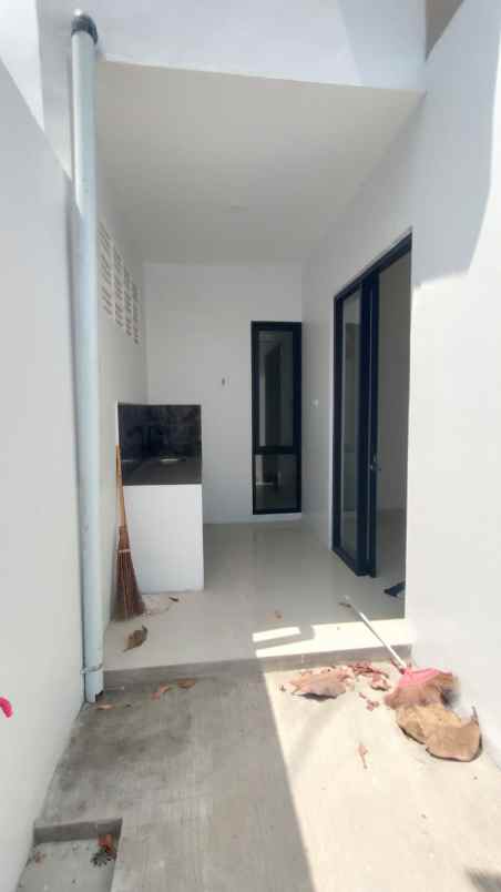 dijual rumah pajangan
