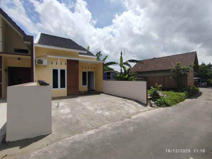 dijual rumah pakem