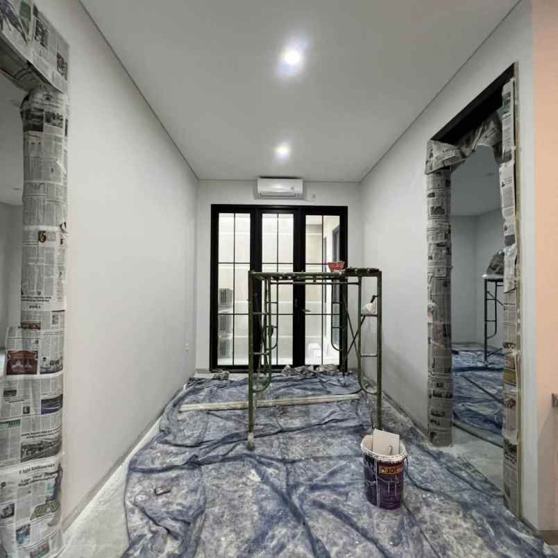dijual rumah pakuwon city