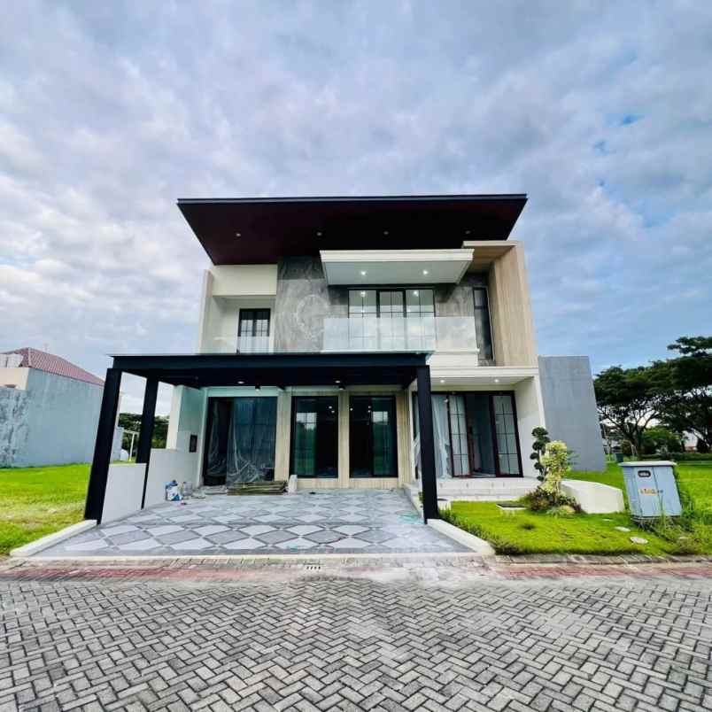 dijual rumah pakuwon city