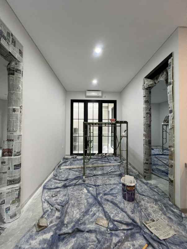 dijual rumah pakuwon city