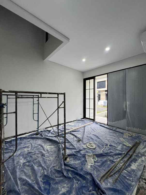 dijual rumah pakuwon city