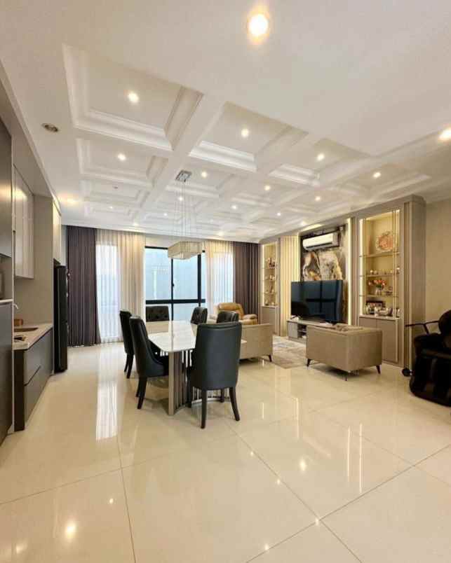 dijual rumah pakuwon indah