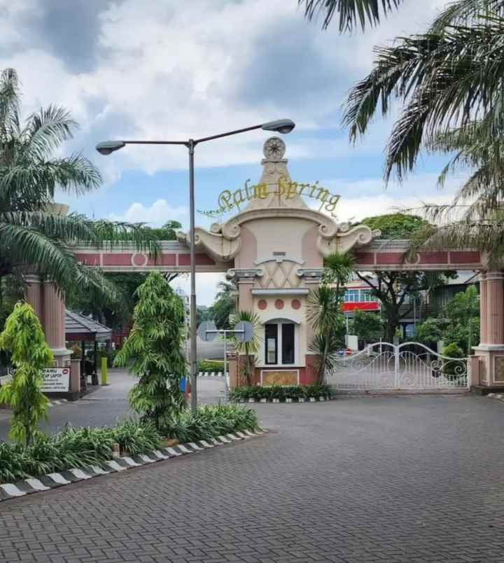 dijual rumah palm spring jambangan