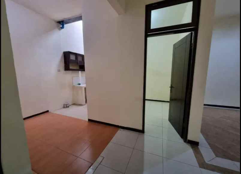 dijual rumah palm spring jambangan