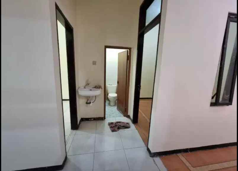 dijual rumah palm spring jambangan