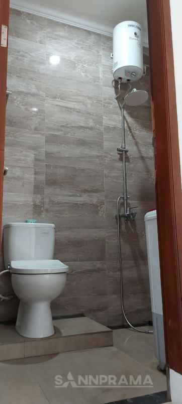 dijual rumah pancoran mas depok