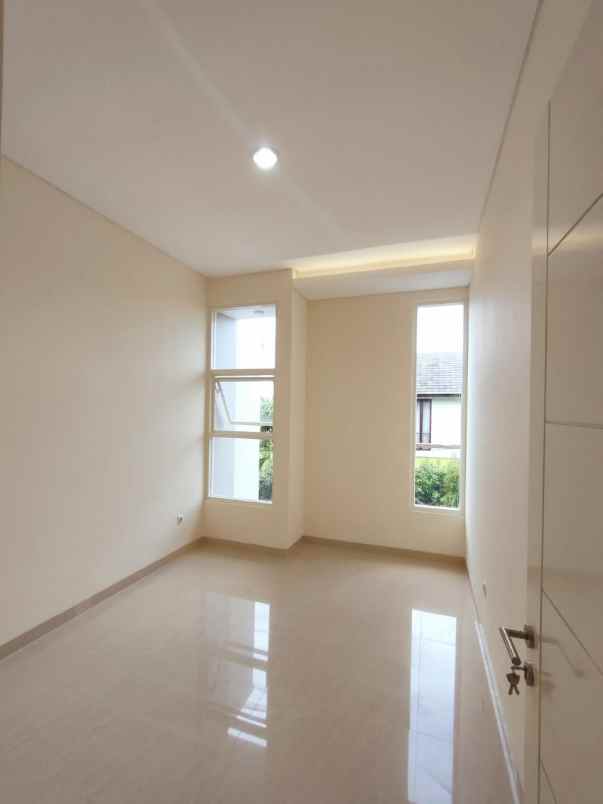 dijual rumah pantai mentari