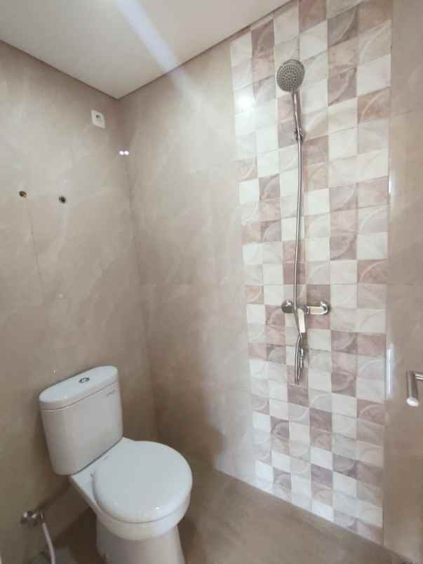 dijual rumah pantai mentari