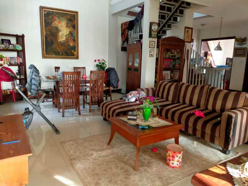 dijual rumah parongpong