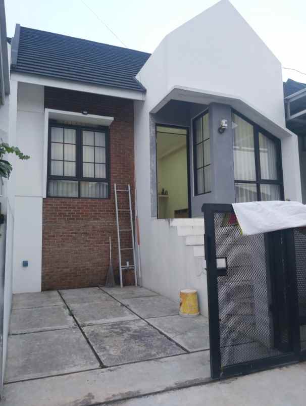 dijual rumah pasir jati