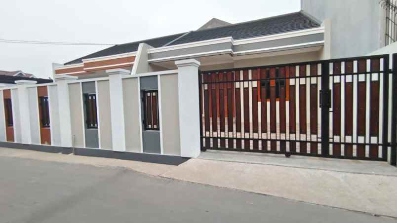 dijual rumah pekayon