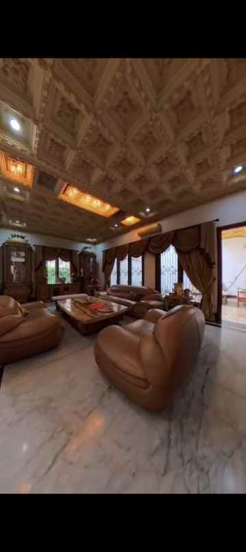 dijual rumah permata buana