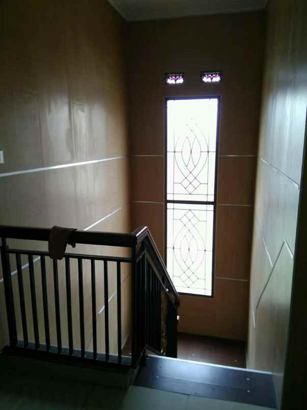 dijual rumah permata indah cisaranten