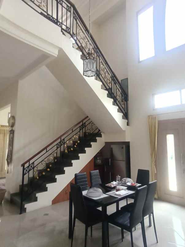 dijual rumah permata jingga suhat kota