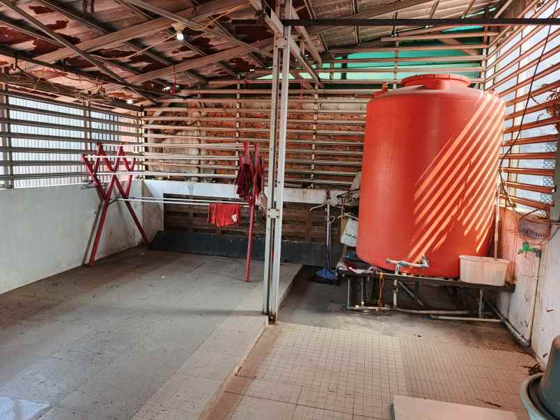 dijual rumah perum kota permata