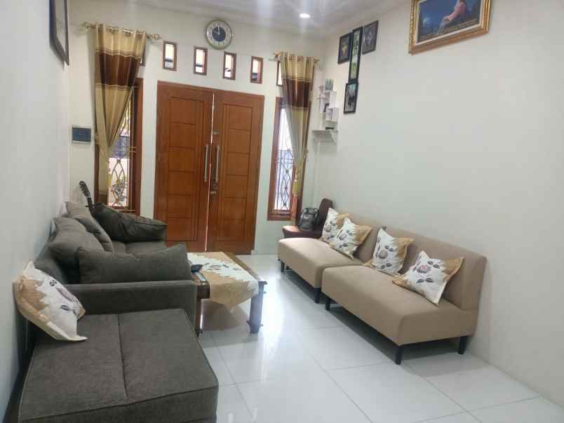 dijual rumah perumahan bulevar hijau
