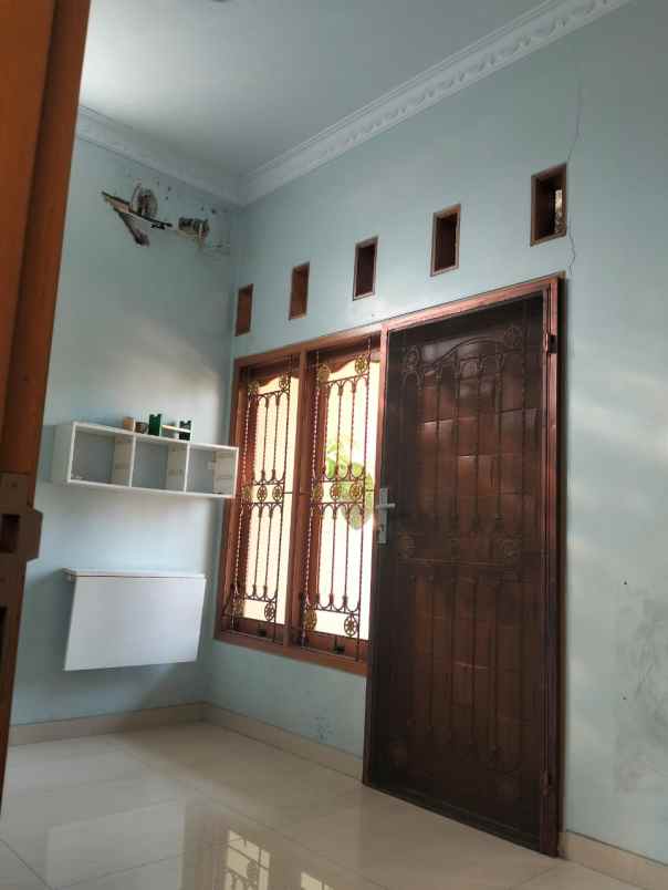 dijual rumah perumahan duta bumi