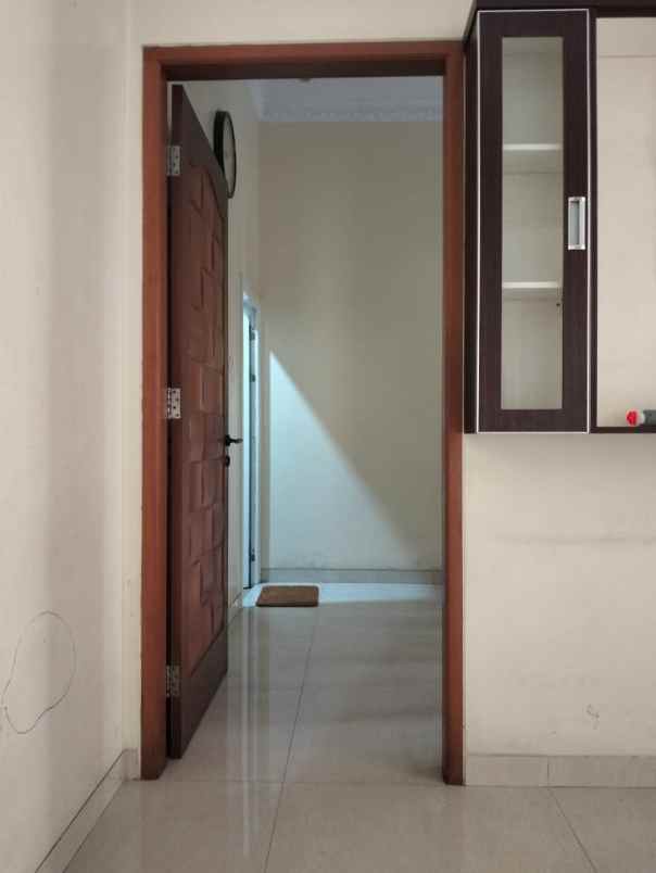 dijual rumah perumahan duta bumi