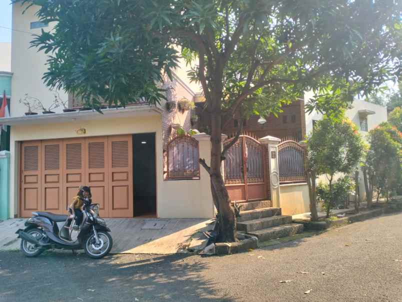 dijual rumah perumahan duta bumi