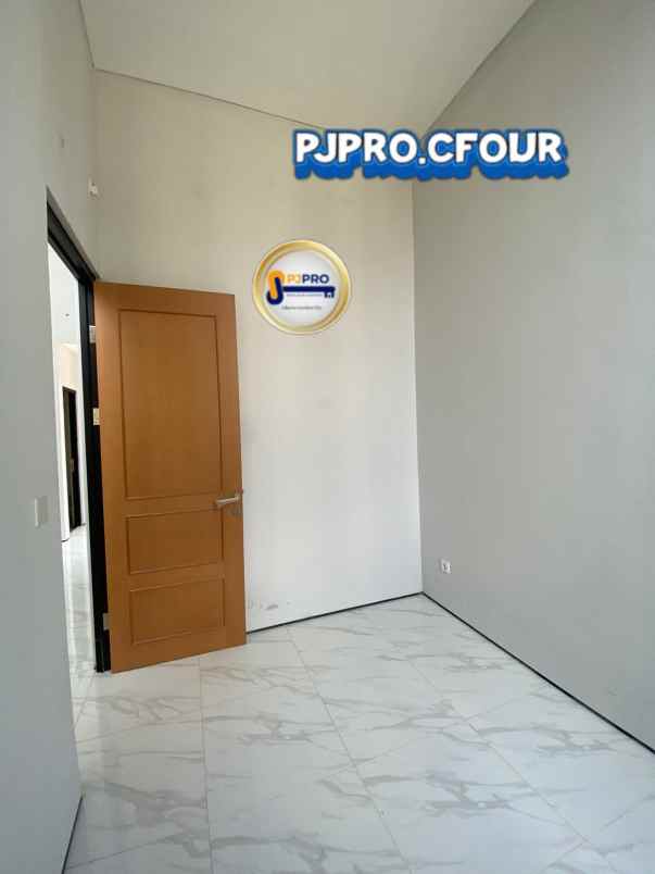dijual rumah perumahan grand duta city