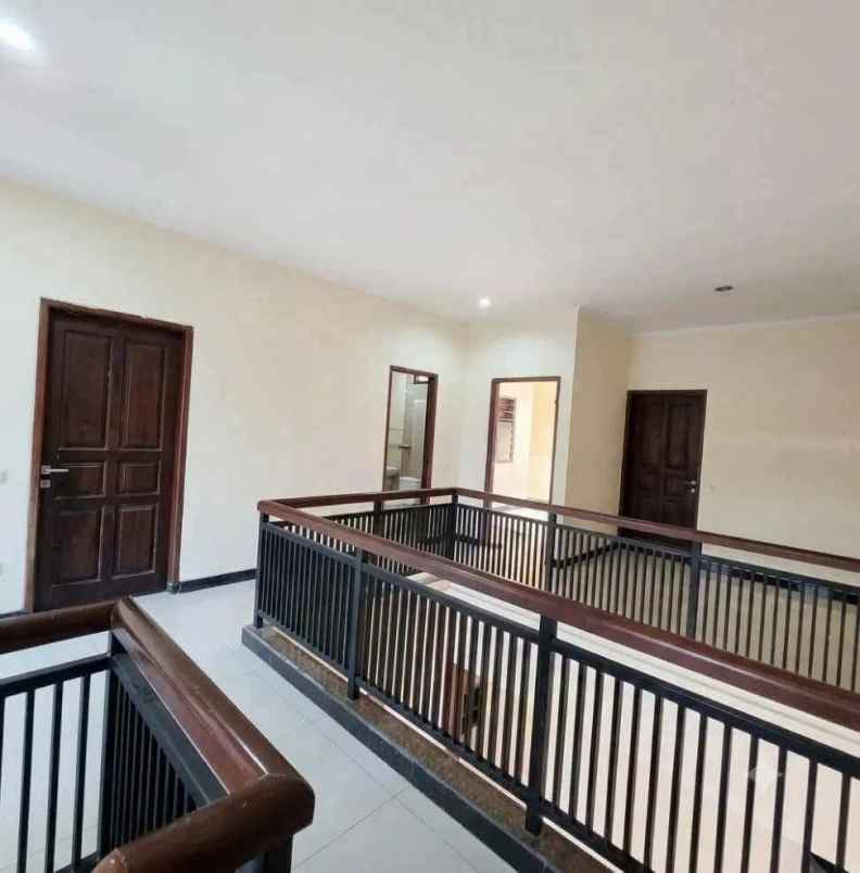 dijual rumah perumahan gunung sari indah