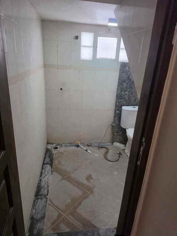 dijual rumah perumahan gunung sari indah