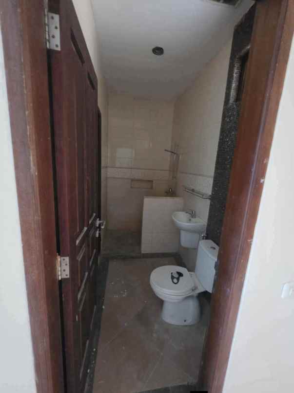 dijual rumah perumahan gunung sari indah
