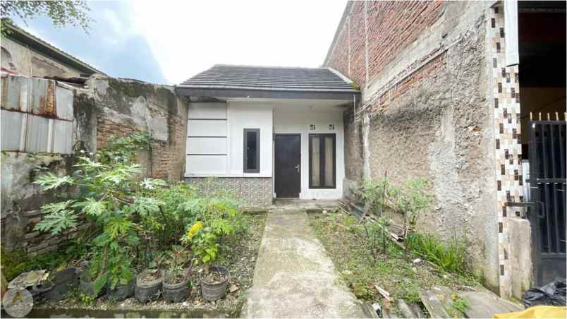dijual rumah perumahan permata