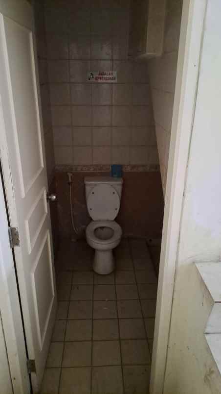 dijual rumah perumahan taman aries