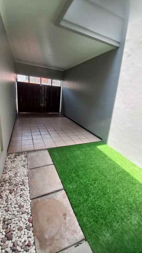 dijual rumah perumahan unimas garden