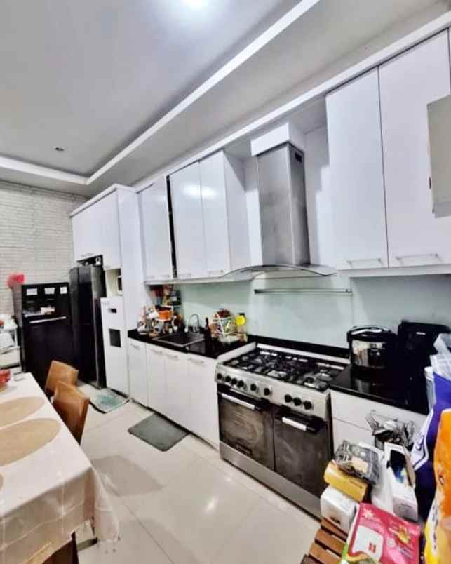 dijual rumah pesanggrahan