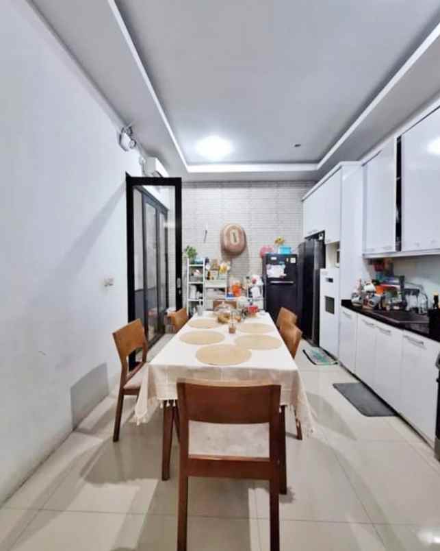 dijual rumah pesanggrahan