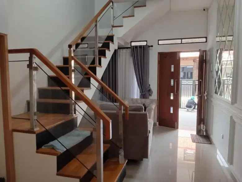 dijual rumah petukangan selatan