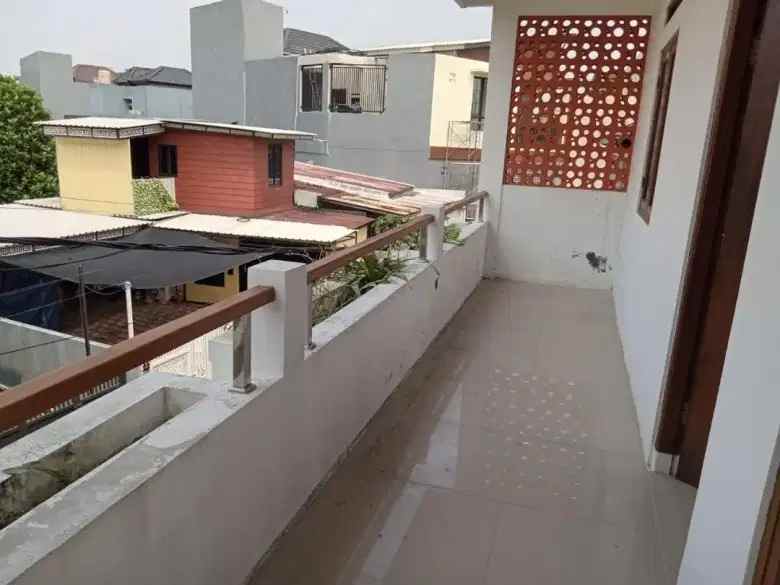 dijual rumah petukangan selatan