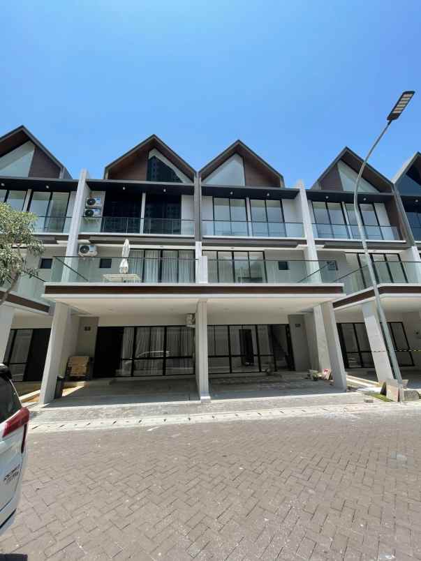 dijual rumah pik2