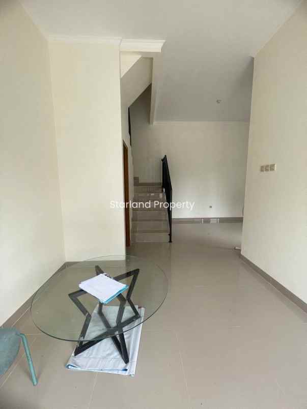 dijual rumah pondok aren