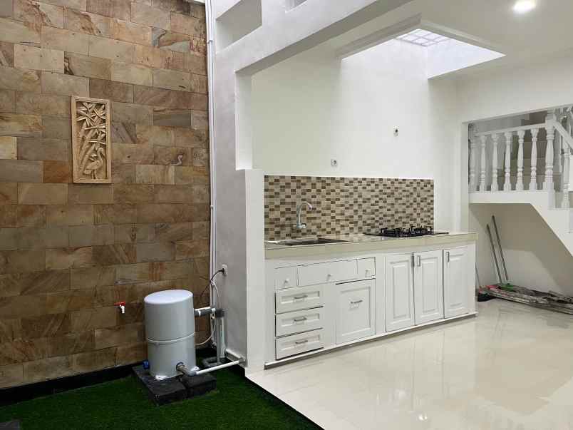 dijual rumah pondok bambu