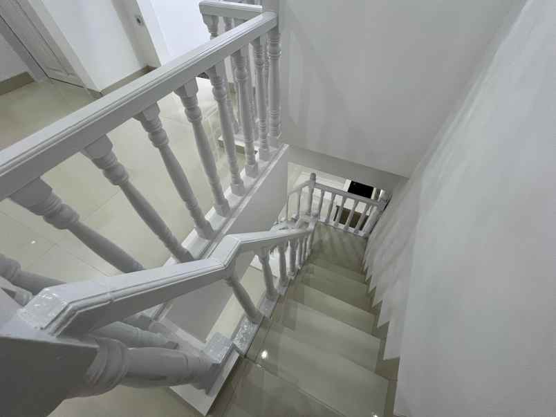 dijual rumah pondok bambu