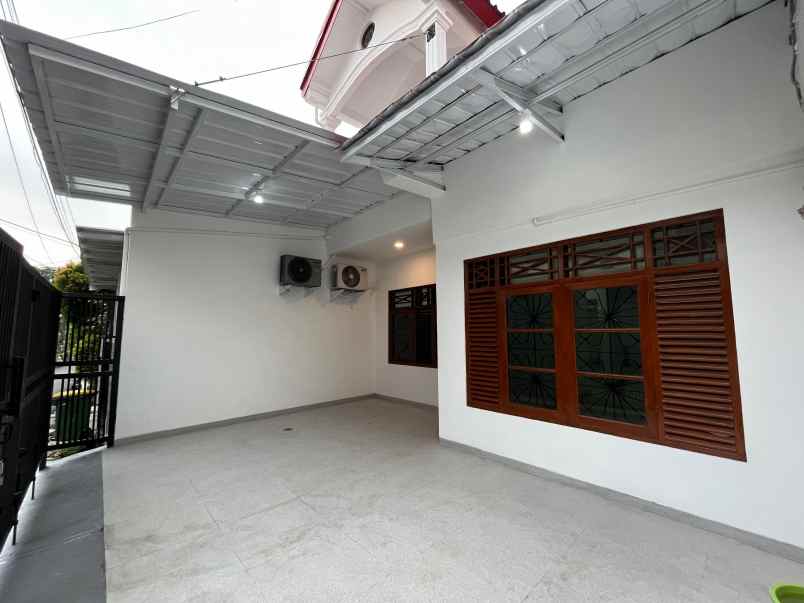 dijual rumah pondok bambu
