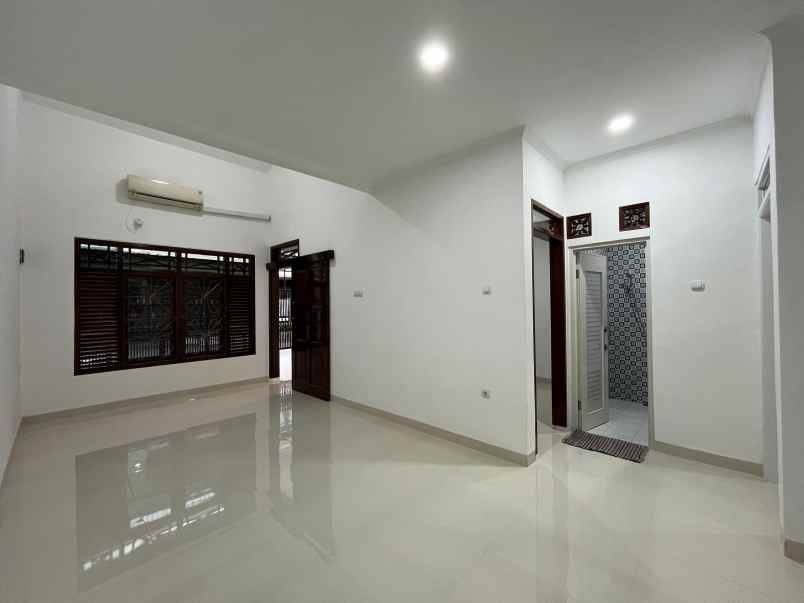 dijual rumah pondok bambu