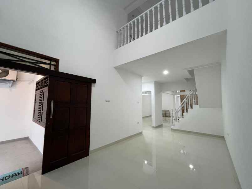 dijual rumah pondok bambu