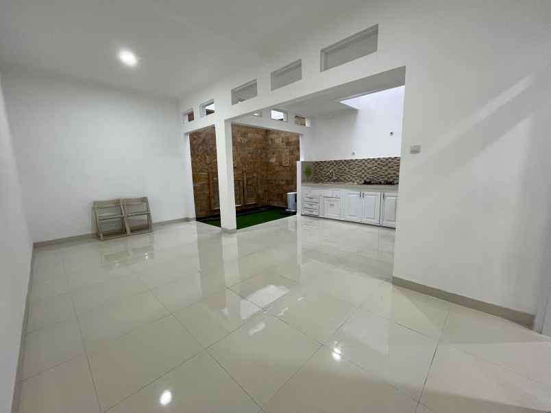 dijual rumah pondok bambu