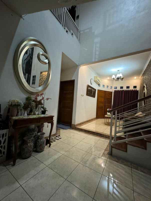 dijual rumah pondok bambu jakarta timur