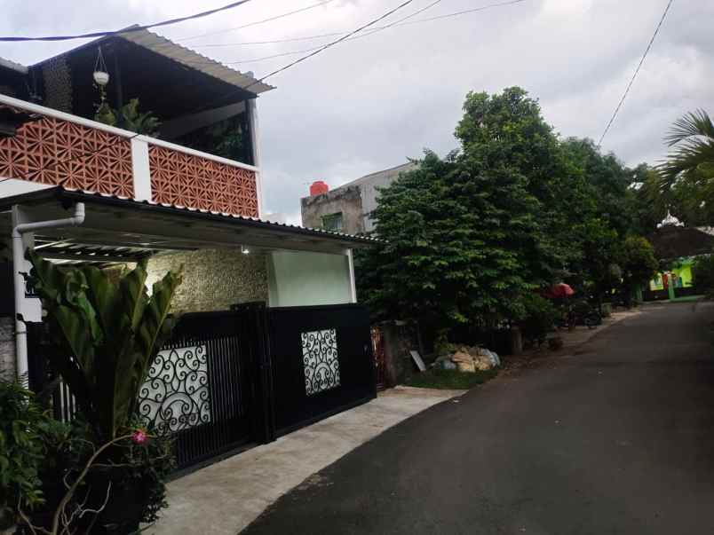 dijual rumah pondok bambu jakarta timur