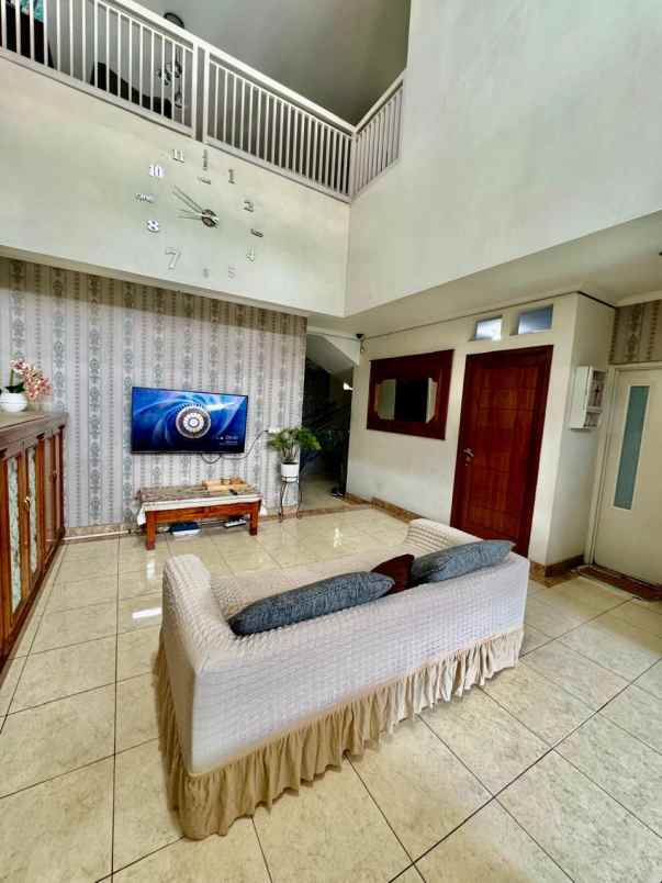 dijual rumah pondok bambu jakarta timur